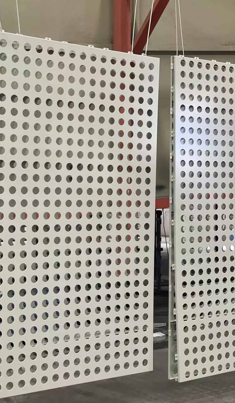 Customization options for suspended metal ceiling systems in architectural projects