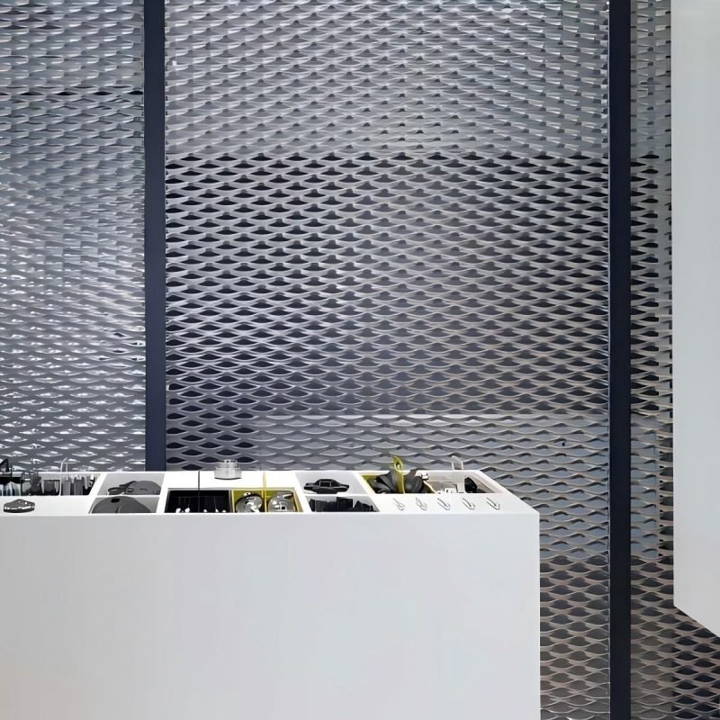 Aluminium expanded metal divider screen with mesh pattern for architectural partition and ventilation design