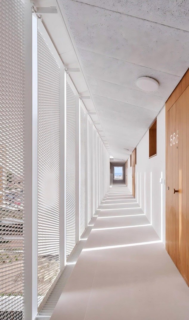 Expanded stainless steel metal mesh featured in an architectural project