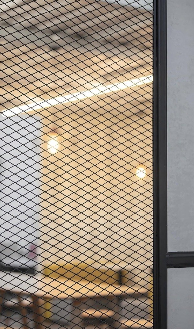 Expanded stainless steel architectural mesh used for contemporary facade design