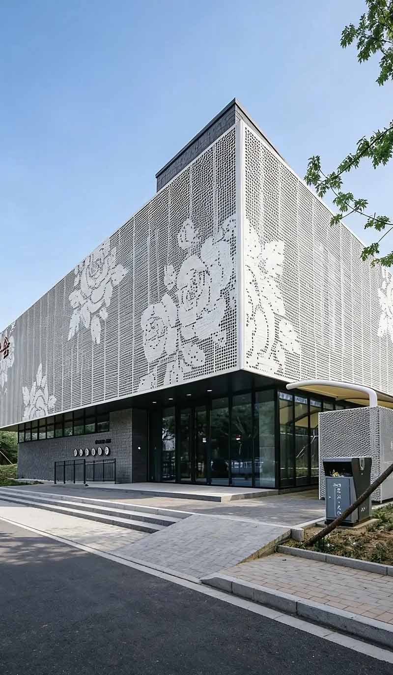 Laser-cut patterned aluminium metal cladding panels for architectural facade applications