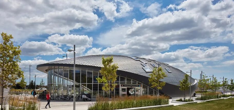 Mirror-finished stainless steel ceiling at Vaughan Metropolitan Centre Station