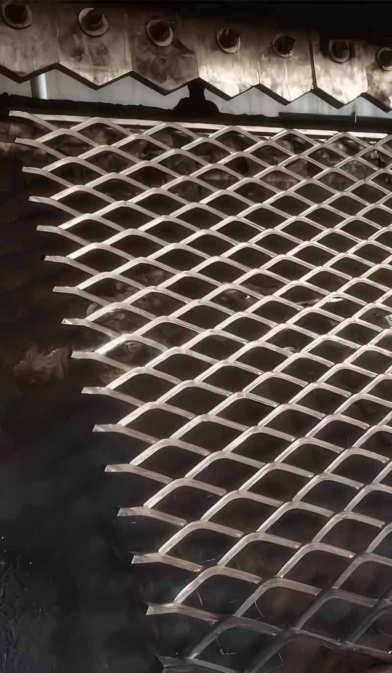 Customization options for expanded metal mesh cladding facade panels in architectural designs