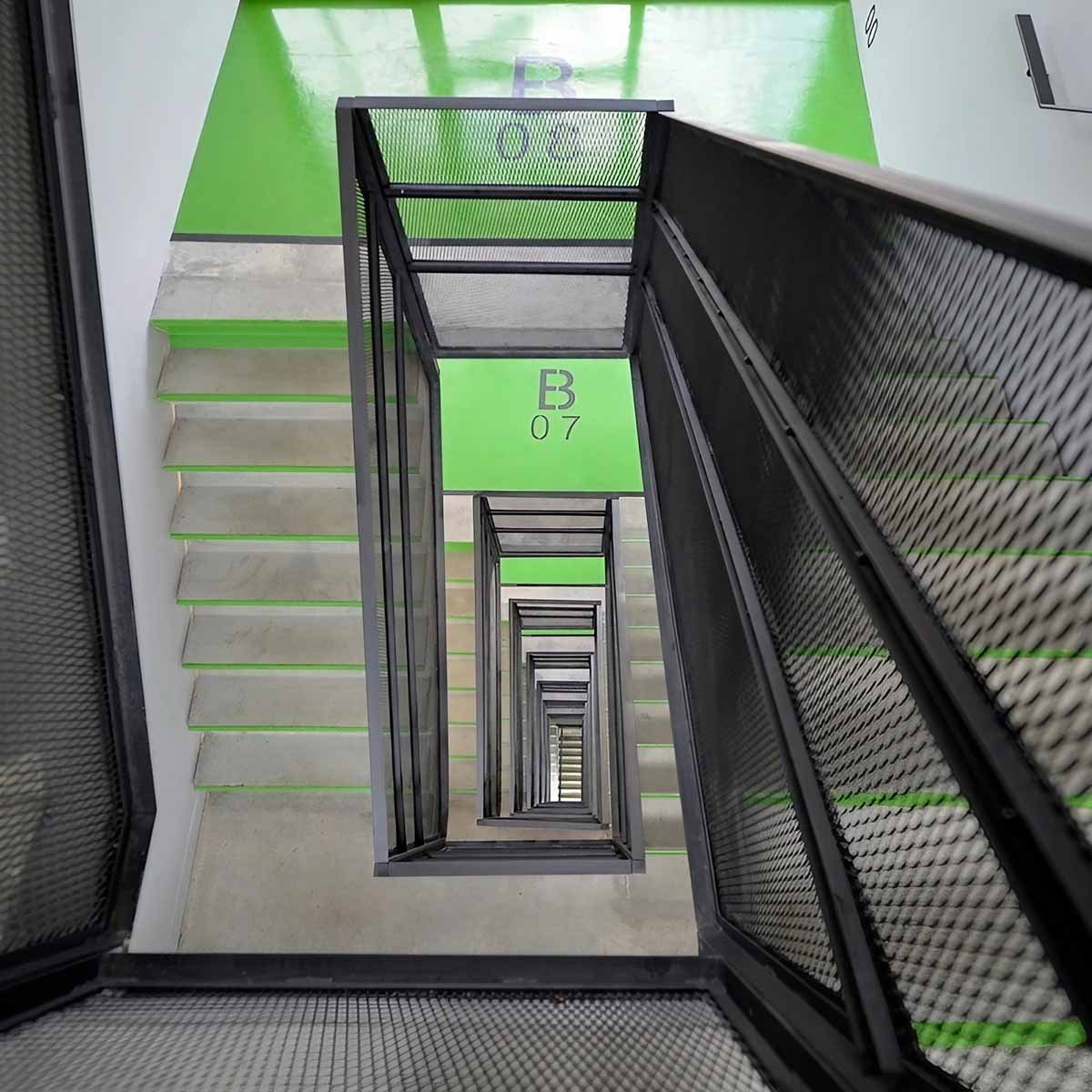 img-0