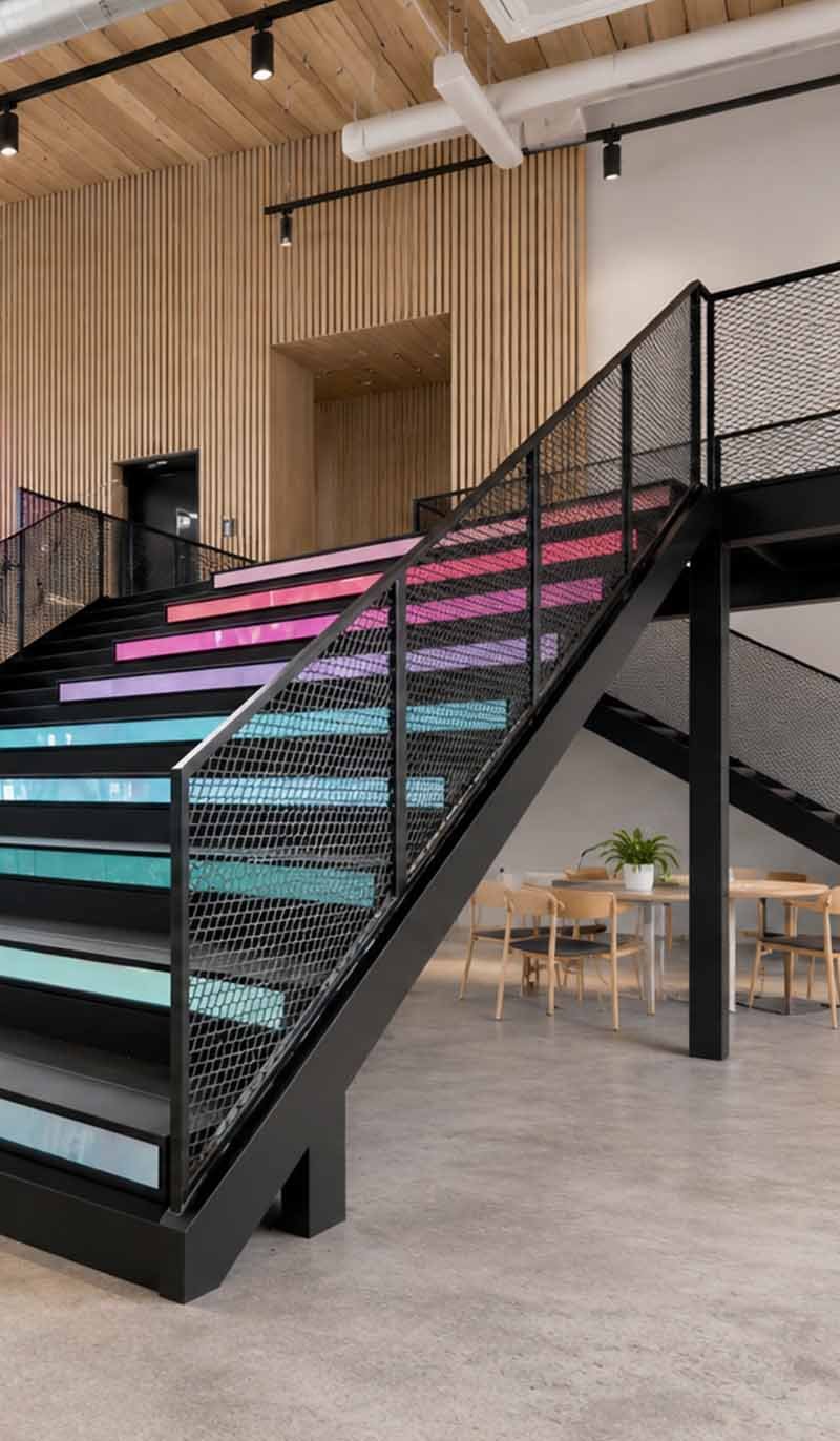 Expanded metal mesh guardrails and railings used in an architectural project